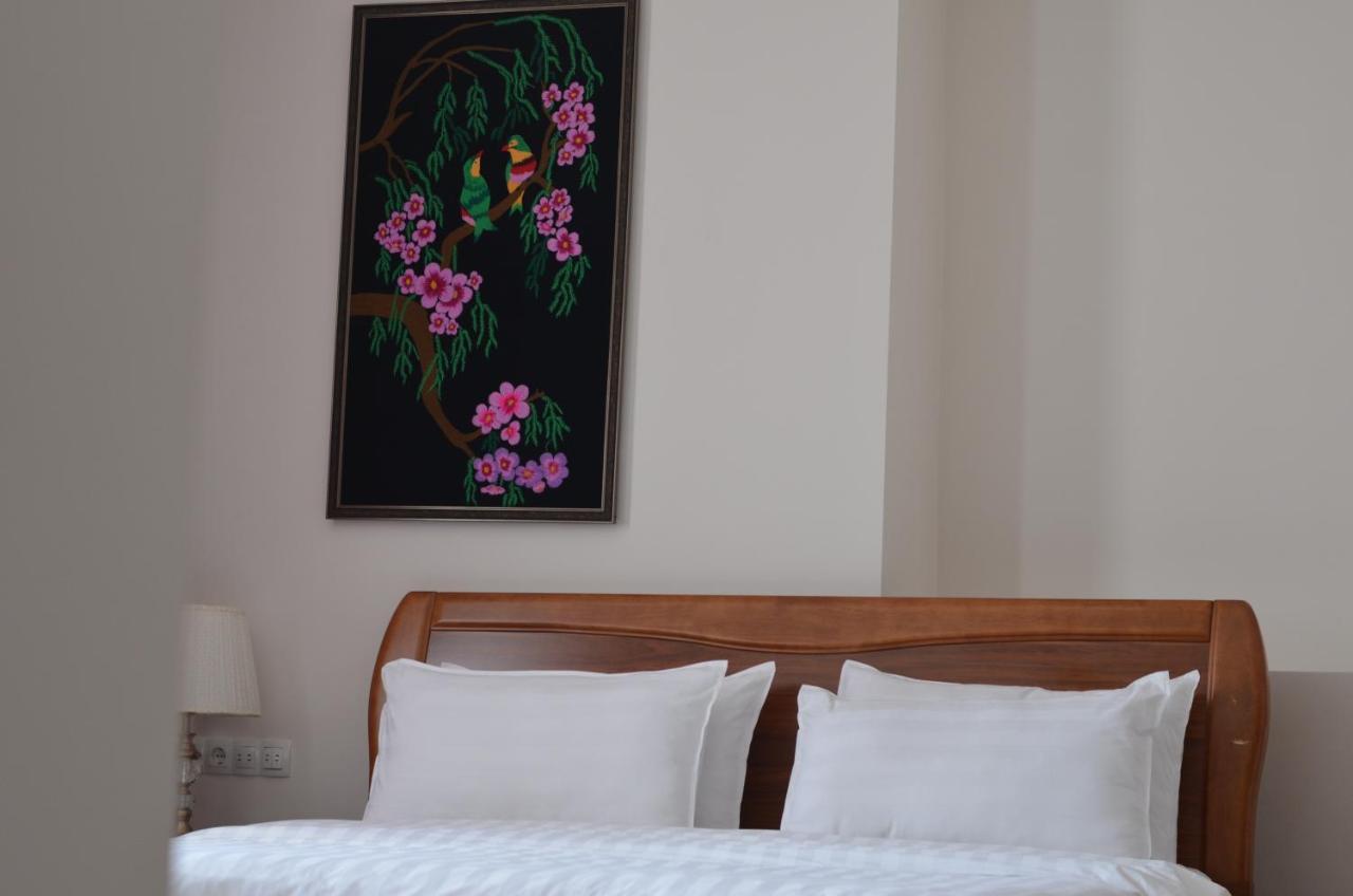 Soluxe Hotel Bishkek Exterior foto
